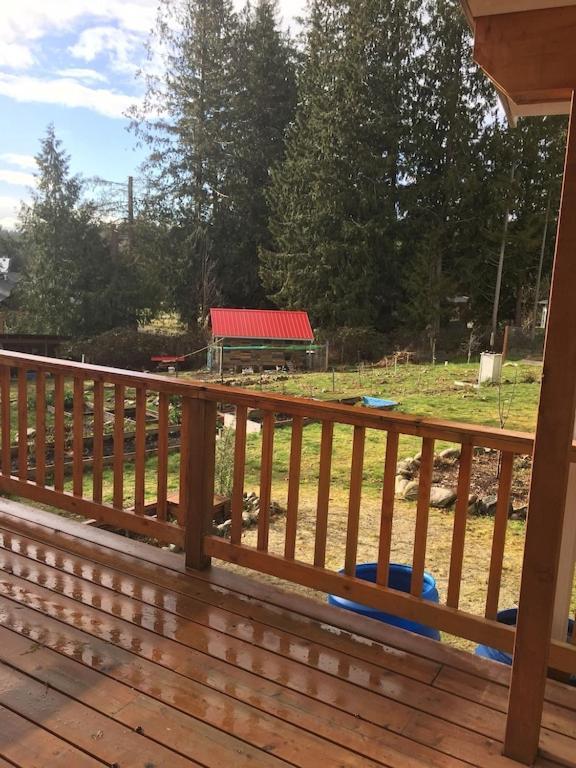 Cozy ,Artistic Cottage In A Garden Setting Close To The Beach And Hiking Trails. Powell River Luaran gambar
